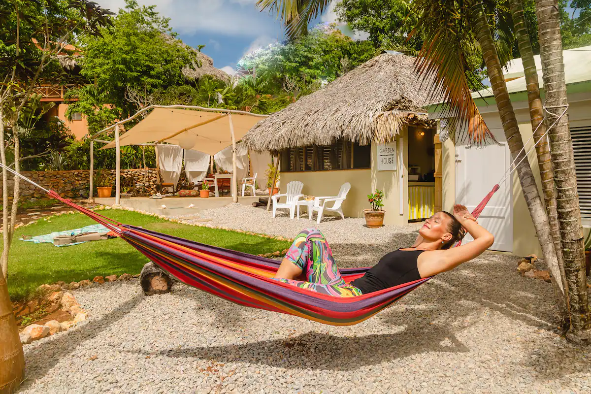 Casa de jardín por Petraki | Cerca de la playa